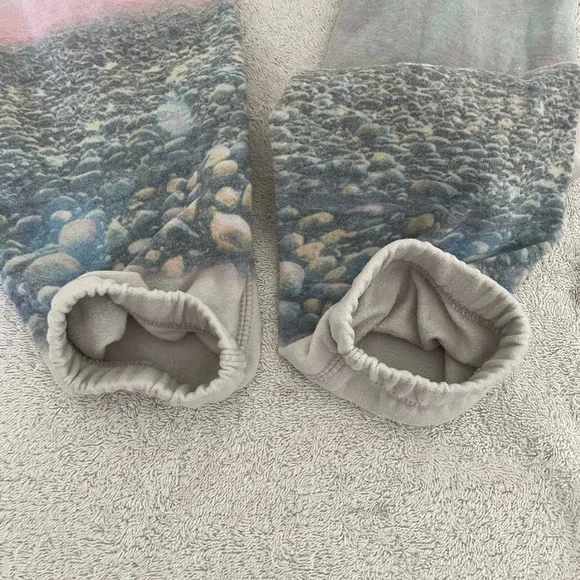 Comfy Roots Sweats - Picture 5 of 7